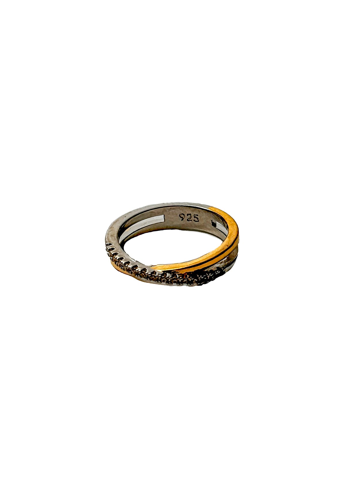 Two tone zirconia